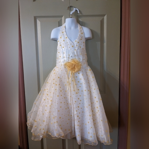 New with Tags Classic Fashion Party, wedding, baptism, Easter, T3